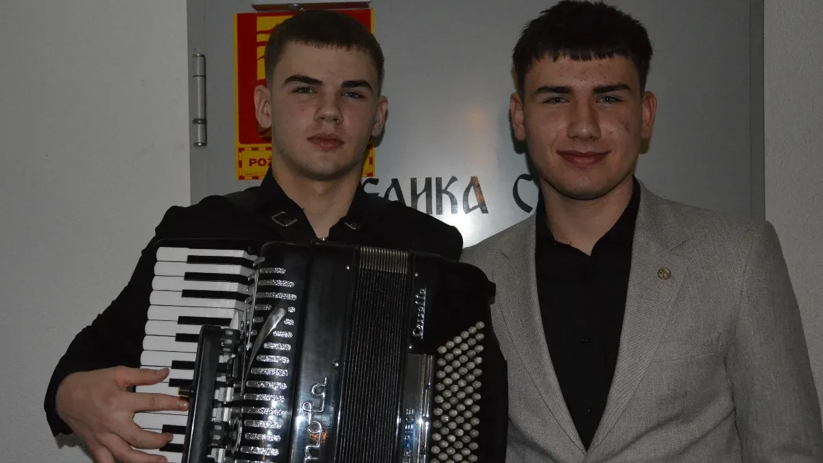 Braća Raca kucaju na vrata estrade: Dimitrije i Damjan  talenti koji dolaze