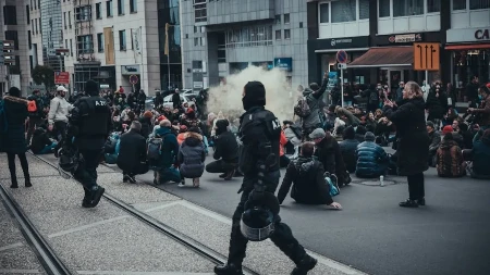 Praznik rada u Istanbulu: Suzavac i vodeni topovi na ulicama, više od 350 privedenih