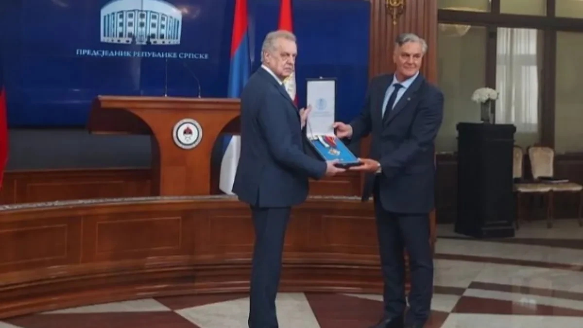 Uručeno odlikovanje Dmitrijeviču: Izraz ljubavi i privrženosti Srpske Rusiji 