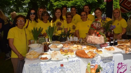 Žene iz Trošelja napravile najzanimljiviju tortu na Zdravofestu