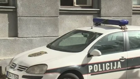 U tuzlanskoj školi dojavljena bomba: Evakuisani učenici