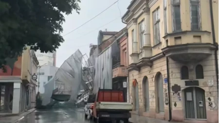 Olujno nevrijeme napravilo haos širom Srpske: Vjetar u Prijedoru srušio skelu (FOTO/VIDEO)