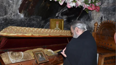Žena otišla pod Ostrog, a onda se slomila pred moštima Svetog Vasilija: "Pala sam na koljena i počela da vrištim"