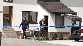 Ovo je kuća u Kiseljaku u kojoj se desilo stravično ubistvo: Muškarac presudio punici i ranio suprugu (VIDEO)