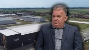 Firma supruge Zorana Adžića sa dva zaposlena zaradila skoro pola miliona KM