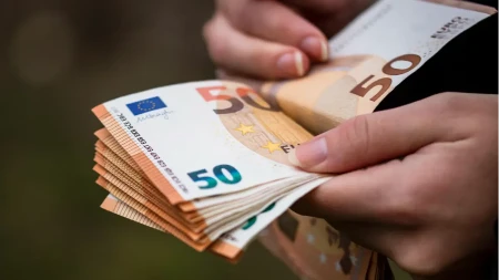 Poznato kada kreće isplata dječjeg dodatka i koliko novca roditelji dobijaju