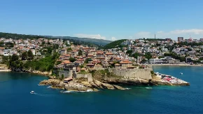 Nova pravila u Crnoj Gori: Žene koje budu šetale u kupaćem kostimu mogu platiti paprenu kaznu