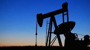 Nafta skočila gotovo 3 odsto: Strah od novog energetskog haosa trese tržišta