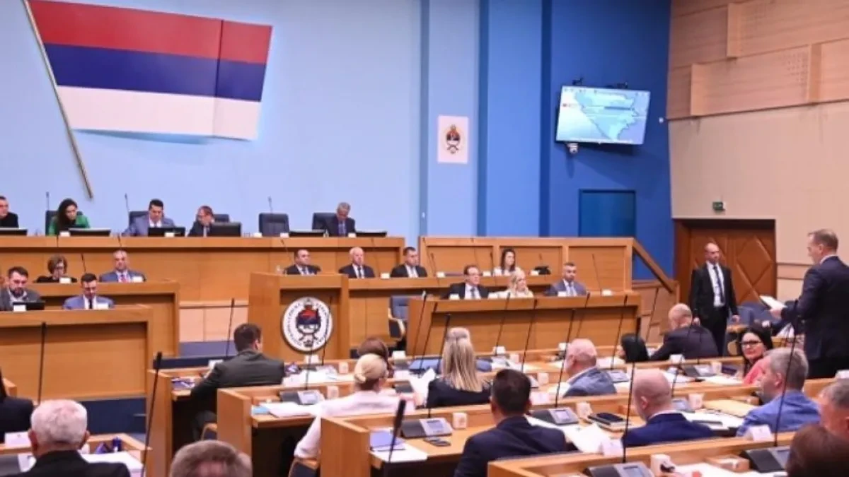 Sjednica Narodne skupštine Republike Srpske: Borcima veći borački dodatak, Foči status grada