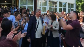 Emotivan ispraćaj u Prijedoru: Nastavnik Branislav Maksimović nakon decenija rada otišao u zasluženu penziju