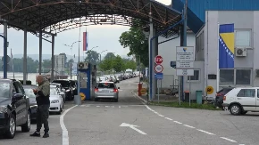 Kolaps u Kozarskoj Dubici: Kilometarske kolone nakon zatvaranja GP Gradiška (VIDEO)