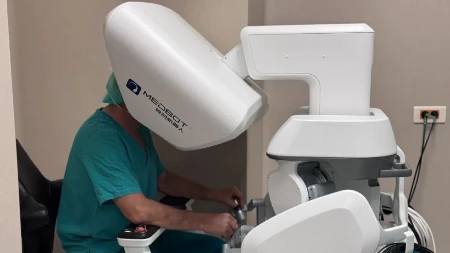 Revolucija u KCUS-u: Ljekari izveli prve robotske operacije, pacijenti se brzo oporavili