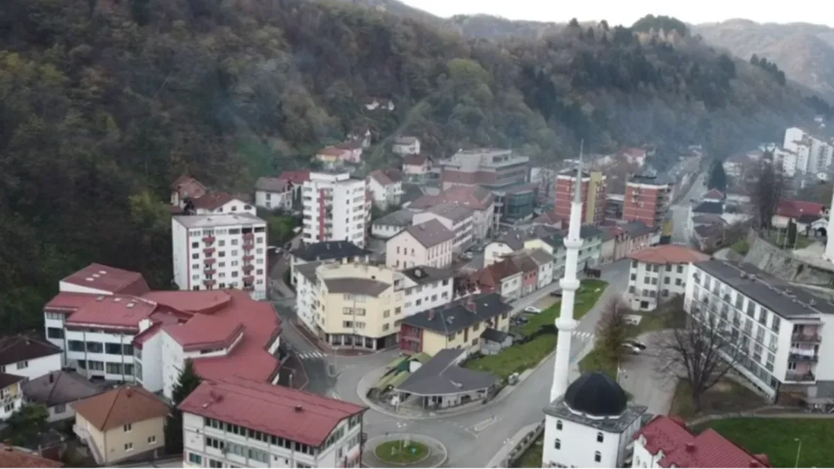 459 godina prije datuma koji se obilježava kao zvanični : Prva radnička pobuna zabilježena u Srebrenici u 15. vijeku