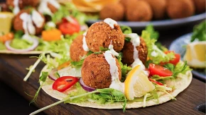 Savršen falafel kod kuće: Zlatne kuglice koje nestaju sa stola za nekoliko minuta