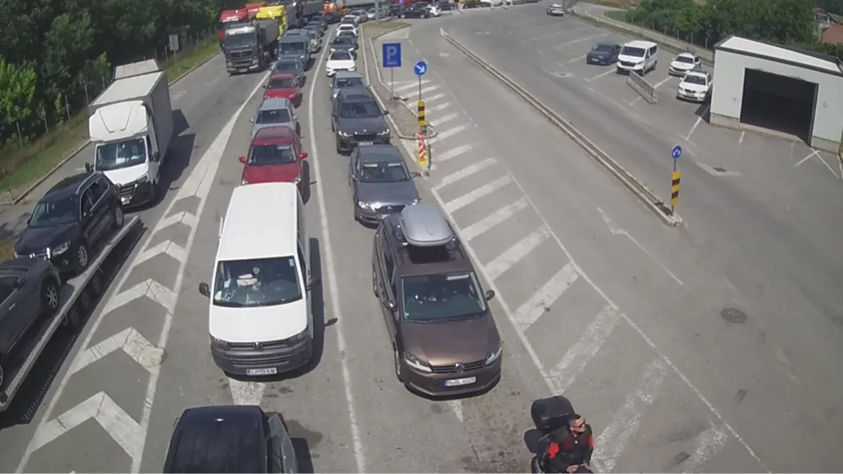 Duge kolone vozila na više prelaza na ulazu u BiH iz Hrvatske