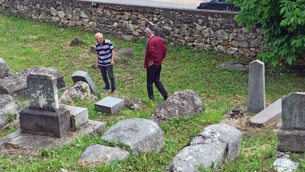 Ruže za Jevreje stradale u Drugom svjetskom ratu