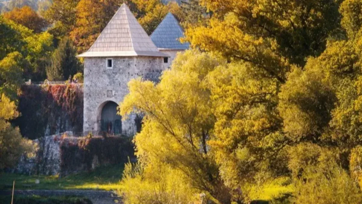 Sutra sunčano uz umjerenu oblačnost i temperaturu do 33 stepena