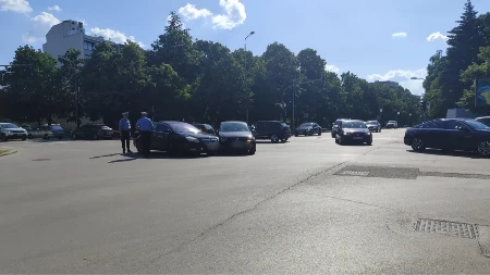 Nesreća u Banjaluci: Sudarili se "volkswagena" i "opela" u centru (FOTO)