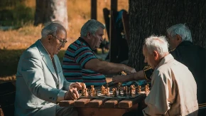 Trik za raniju penziju! Evo kako radnici mogu godinama primati platu i bez odlaska na posao
