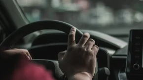 Zašto automobil teže podnosi ljeto nego zimu i kako ga zaštititi