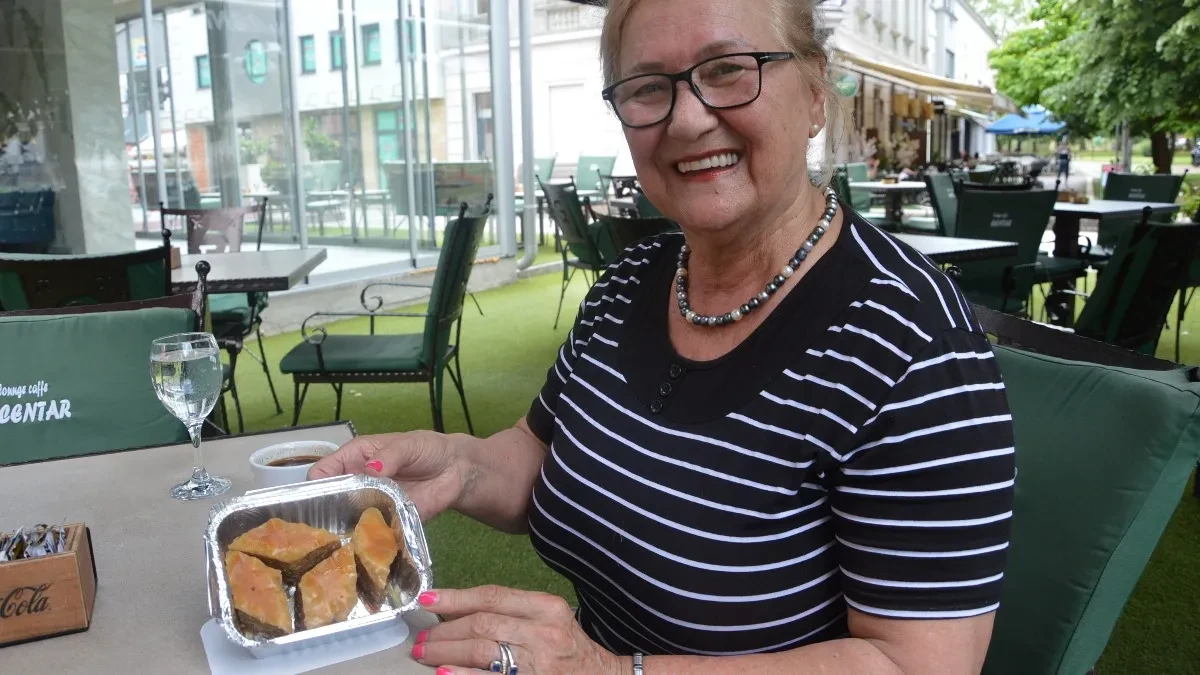 "Nije Bajram svaki dan": Uz Bibinu bajramsku baklavu potekao razgovor o društvenom životu u Lipovači