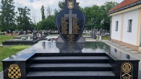 Ćorluka za Aloonline: Ne želimo probleme u Derventi! Novi spomenik spreman, Dončić nosio pušku