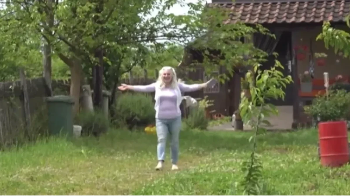 "Prija mi što me bude slavuji": Pjevačica živjela na Vračaru, a sad otkopava baštu na selu