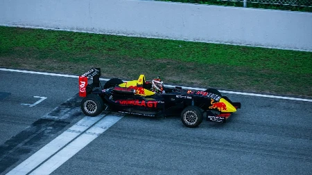 Problemi za Red Bul uoči trke u Majamiju