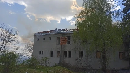 Požar u bivšoj kasarni u Gacku: Jedna osoba uhapšena