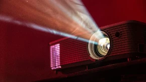 Bioskop na otvorenom okupio veliki broj djece