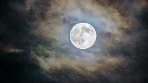 Večeras je plavi Mjesec: Tri znaka Zodijaka očekuje veliki životni preokret