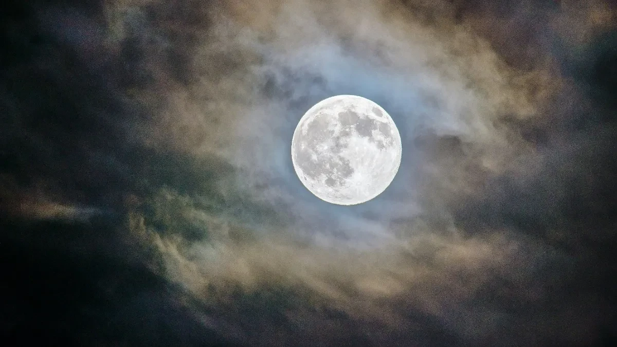 Večeras je plavi Mjesec: Tri znaka Zodijaka očekuje veliki životni preokret