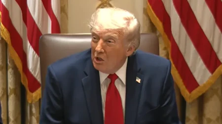 Donald Tramp ponovo izazvao kontroverze: Objavio novu AI ilustraciju (FOTO)