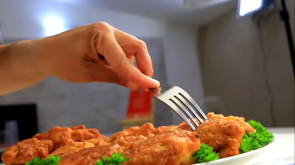 Piletina iz frižidera: Trik za najmekše meso koje se peče na kašiku