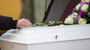 Jeziv prizor u rijeci: Plutajući kovčeg digao policiju na noge