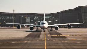 Ogroman pad prometa na aerodromu u Dubaiju