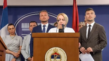 Sporne izmjene Zakona o socijalnoj zaštiti: Roditelji njegovatelji neće socijalnu pomoć, hoće pravo na rad
