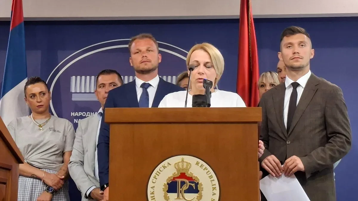 Sporne izmjene Zakona o socijalnoj zaštiti: Roditelji njegovatelji neće socijalnu pomoć, hoće pravo na rad