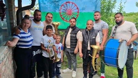 Slavlje u Gradišci: Gušo Šarić obnovio stari romki običaj vezan za Đurđevdan (FOTO)