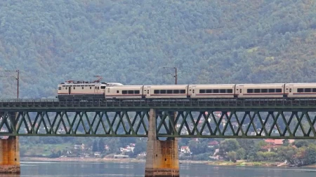 Uživanje u smaragdnoj ljepoti: Tokom ljeta turistički voz kroz kanjon Une