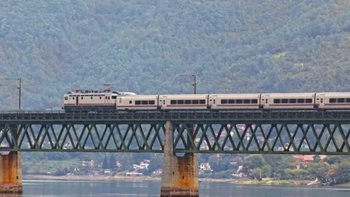 Uživanje u smaragdnoj ljepoti: Tokom ljeta turistički voz kroz kanjon Une