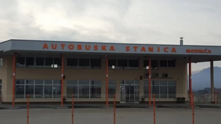 Modriča u junu bez autobuske stanice, građani traže hitno rješenje
