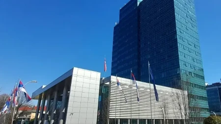 Podržana inicijativa SNSD-a: Smanjenje notarskih usluga za mlade bračne parove pri kupovini prve nekretnine