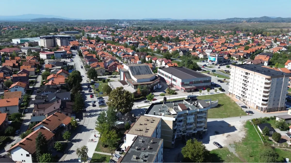 Opsadno stanje u Živinicama: Pretresi na više lokacija, u fokusu akcije ovaj političar