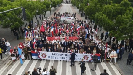 U Banjaluci obilježavanje Dana pobjede nad fašizmom - marš "Besmrtnog puka"