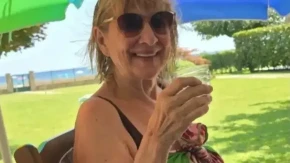 Godine nisu prepreka: Srpska književnica otvorila profil na sajtu za odrasle u sedmoj deceniji