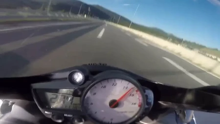"Pohvalio" se snimkom: Motociklista jurio više od 270 km/h na autoputu kod Sarajeva