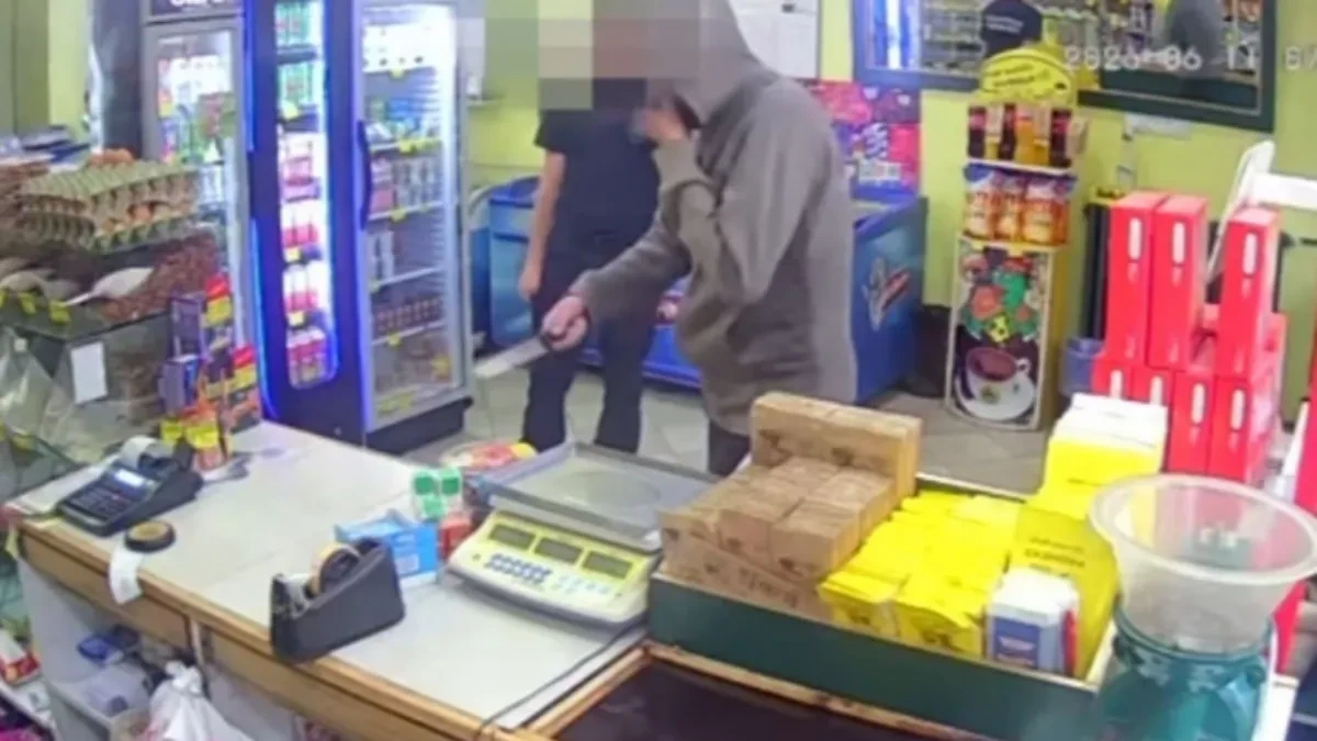 Nevjerovatni prizori: Vatrogasac spriječio pljačku u Srbiji (VIDEO)