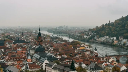 Zarađuje 3.000 evra, ali se žali: Da li ostati u Njemačkoj ili se vratiti na Balkan?