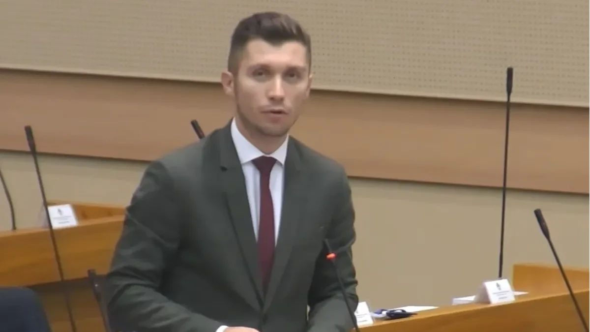 Kresojević: Djeci u Srpskoj mrvice, poslanicima ćutolozima 165.000 KM